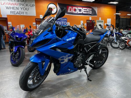2025 Suzuki GSX-8R
